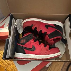 Size 8 great condition lightly used